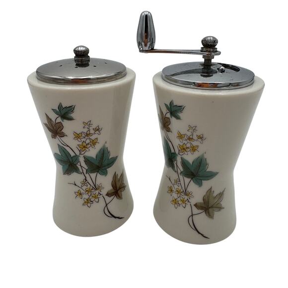 Vintage Salt and Pepper Mill Set Woodbine by Syracuse Carefree Fine China 1960's - Picture 1 of 9